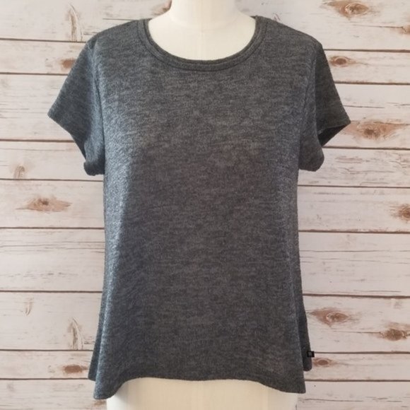 ⬇⬇ Victoria's Secret Lightweight Top SMALL - Picture 1 of 6